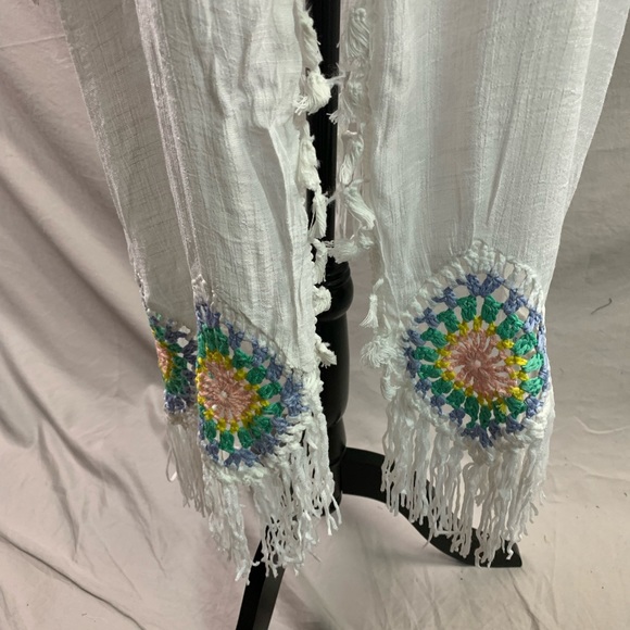 White Crochet Fringe Hem Coverup Kimono - Picture 8 of 10
